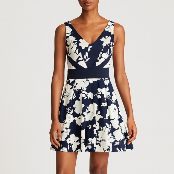 Chaps Floral Navy and White V-Neck Bodice Bust Fit & Flare Pleated Skirt Dress 4 - Picture 1 of 11